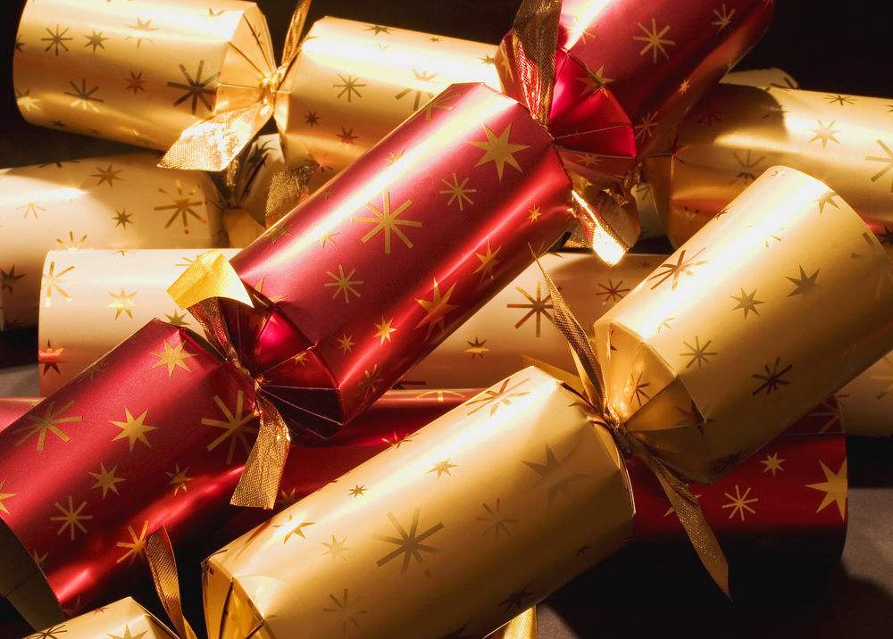 Red and gold Christmas crackers