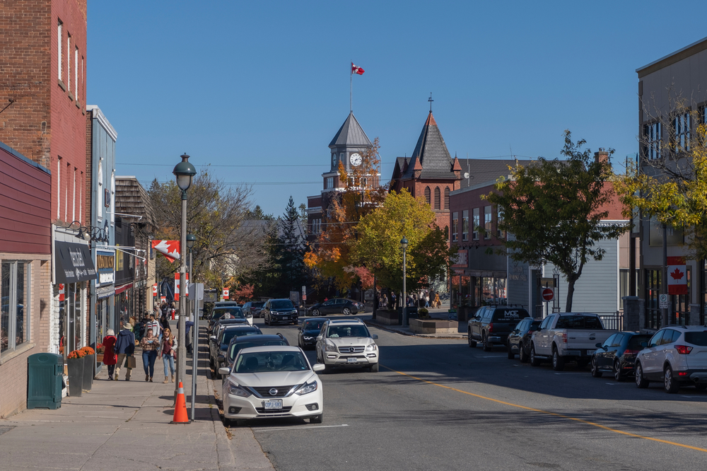 View of a street in Huntsville, Ontario.