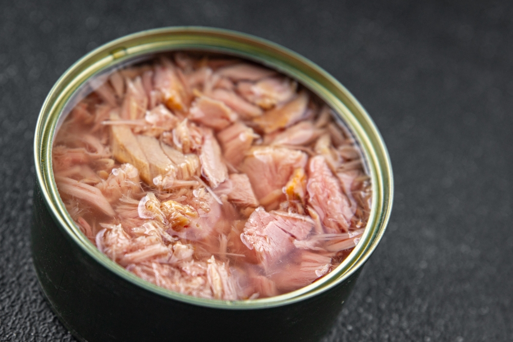 Open can of tuna.