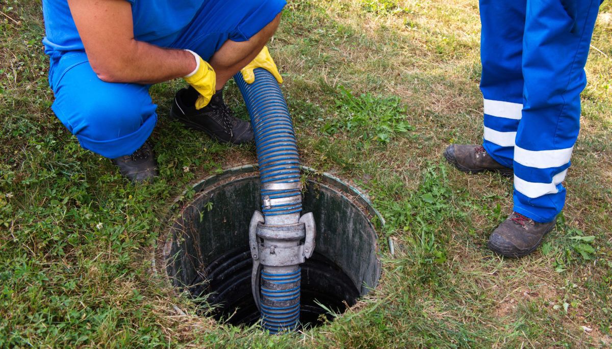 Pumping out a septic tank