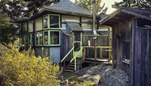 The exterior of Annie Grotrian's Georgian Bay cottage